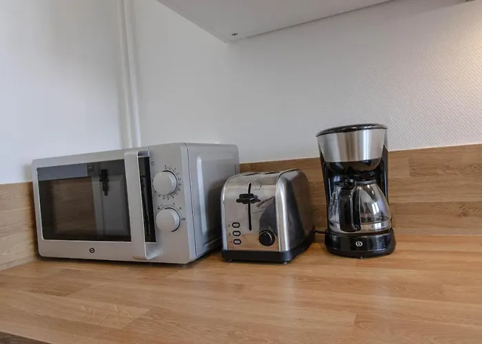 Spacieux Appartement Avec Balcons, 4 Chambres, Espace & Confort, Centre Gare