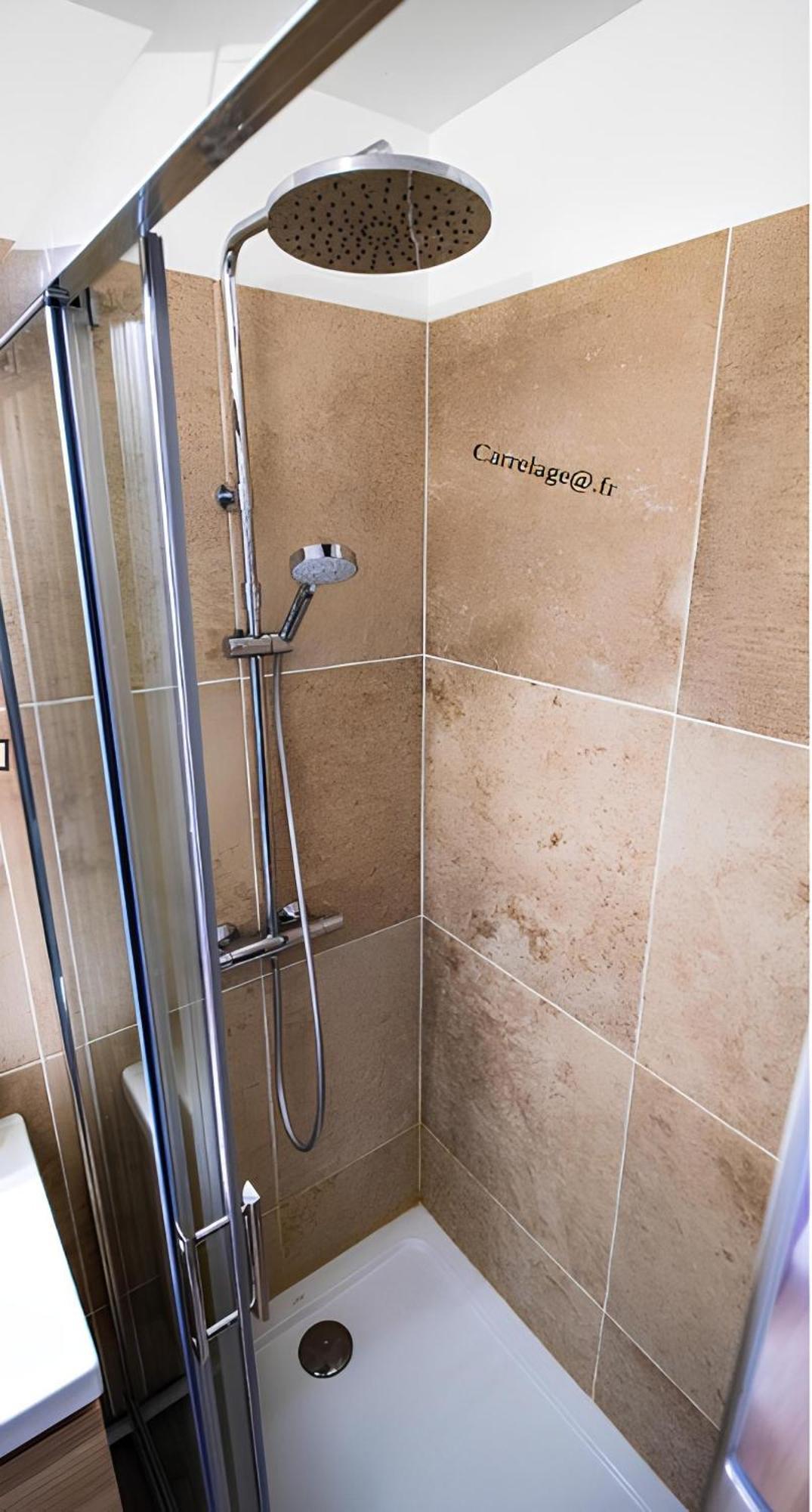 Apartment Spacieux Avec Balcons, 4 Chambres, Espace & Confort, Centre Gare