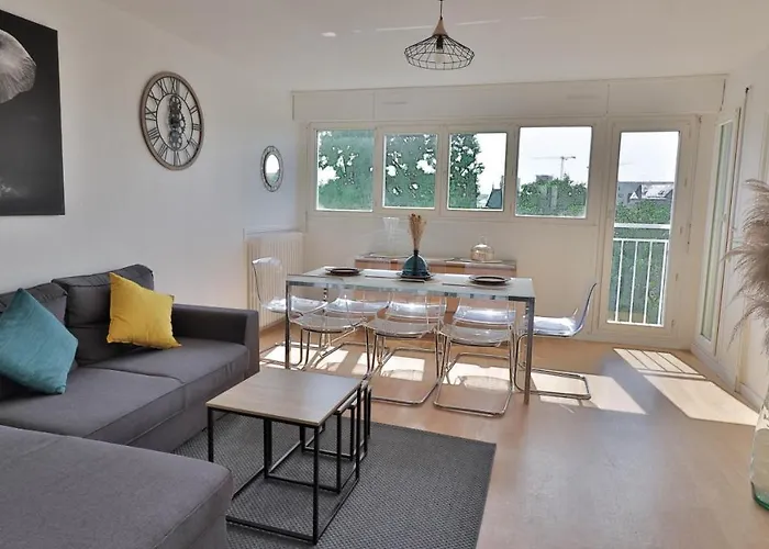 Spacieux Appartement Avec Balcons, 4 Chambres, Espace & Confort, Centre Gare
